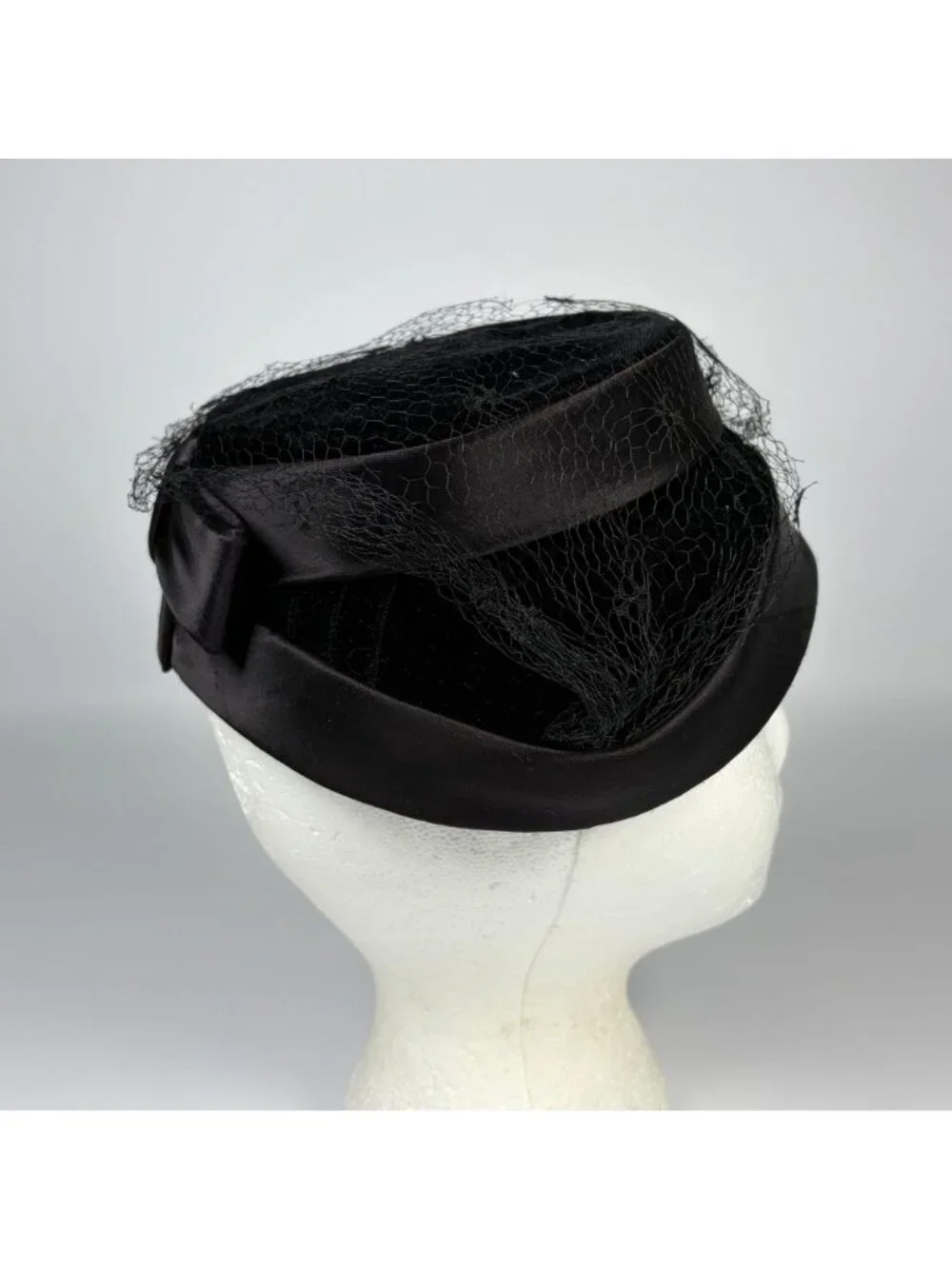 Vintage Ladies Pillbox Hat Black Satin and Velvet